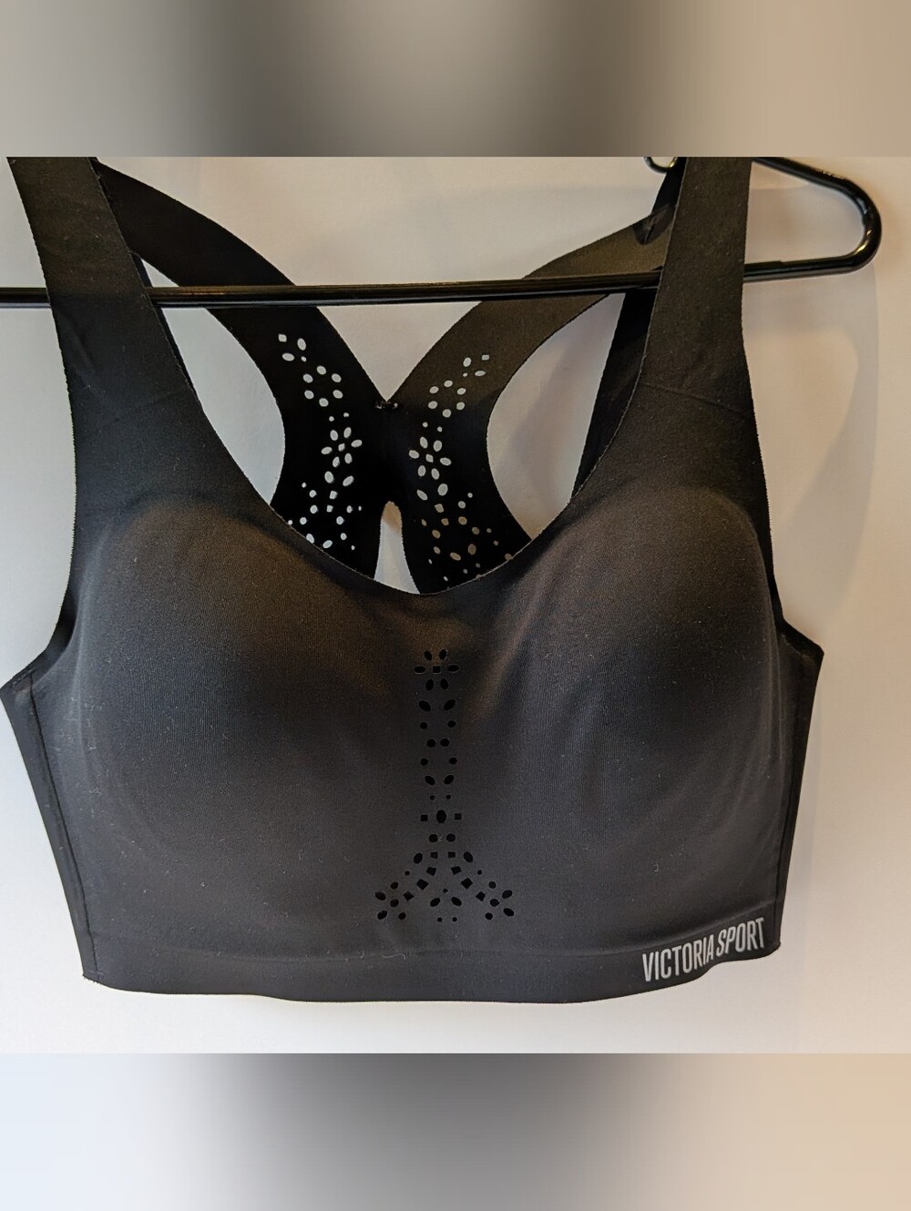 Black Seamless Support Sports Bra